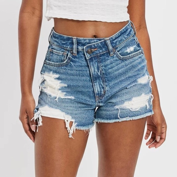 American Eagle Outfitters Pants - American Eagle 6 Mom Denim Shorts Strigid Super High Rise Women’s Distressed